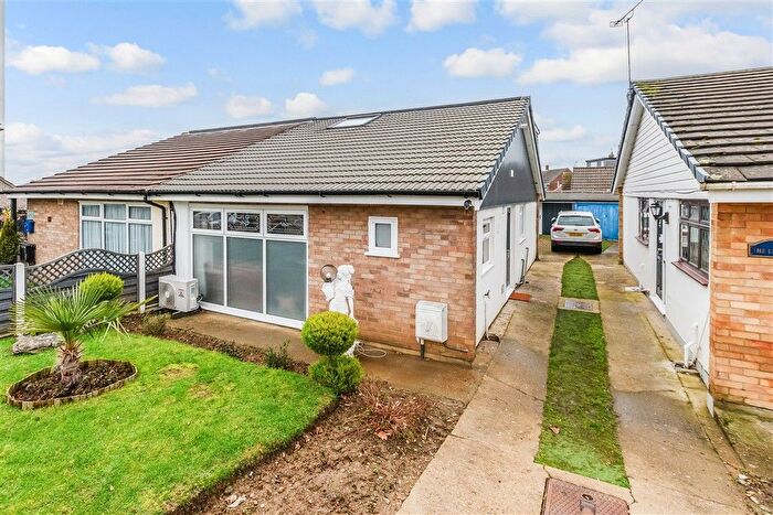 4 Bedroom Semi Detached Bungalow For Sale In Red Lodge Road, Bexley, Kent, DA5