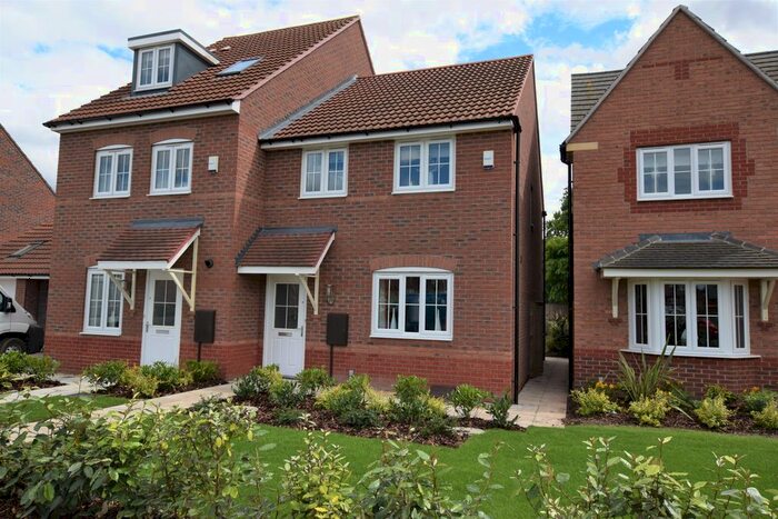 3 Bedroom Semi-Detached House To Rent In Tiber Road, North Hykeham, LN6