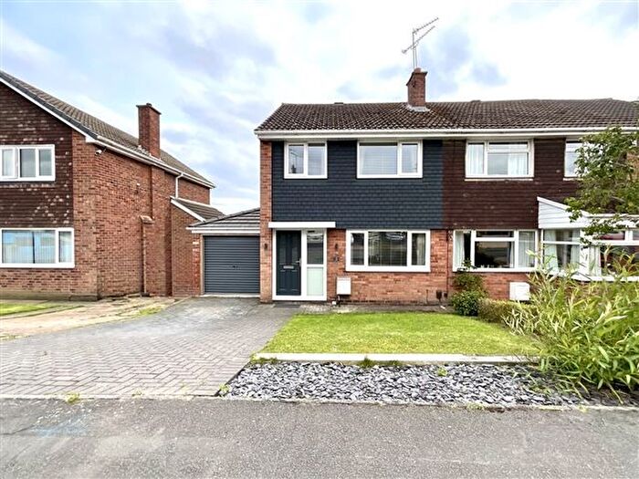 3 Bedroom Semi-Detached House For Sale In Moorland View, Aston, Sheffield, S26