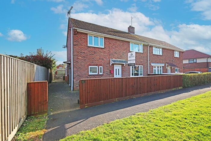 3 Bedroom Semi Detached House For Sale In Elizabeth Road, PE21