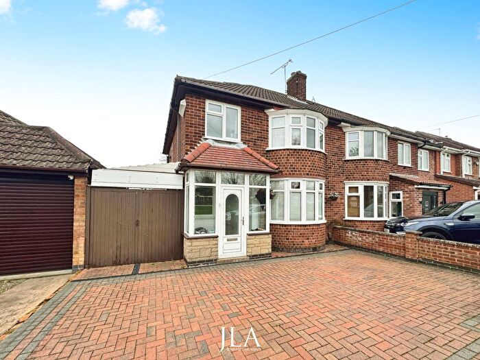 3 Bedroom Semi-Detached House To Rent In Kingsway, Leicester, LE3