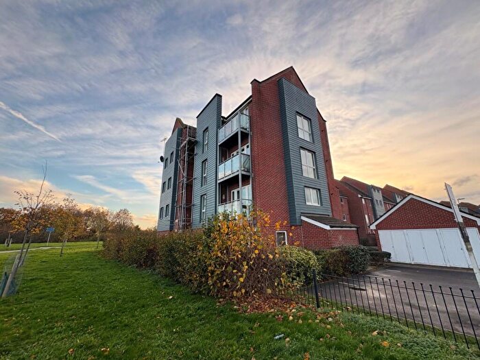 2 Bedroom Flat To Rent In Somers Way Silver Sub, Eastleigh, Hampshire, SO50