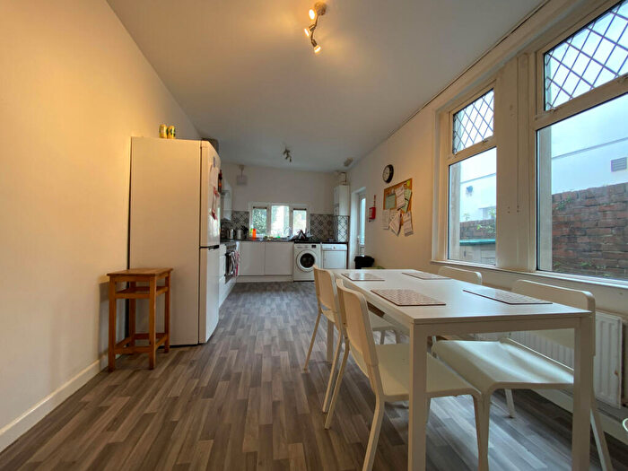 5 Bedroom Terraced House For Sale In Mackintosh Place, Roath, CF24