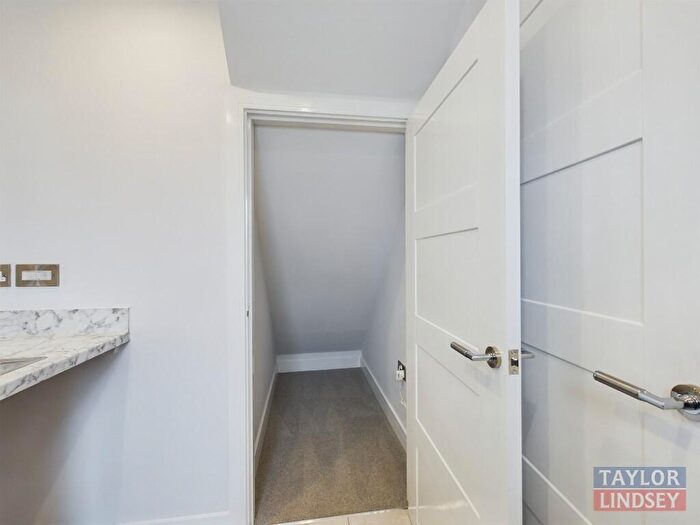 3 Bedroom Detached House For Sale In Flavian Road, Lincoln, LN2