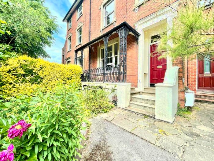 1 Bedroom Apartment To Rent In Eastern Avenue, Reading, Berkshire, RG1