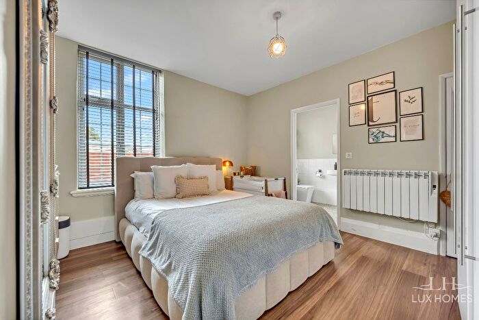1 Bedroom Flat For Sale In Astra Court West, Hornchurch, RM12