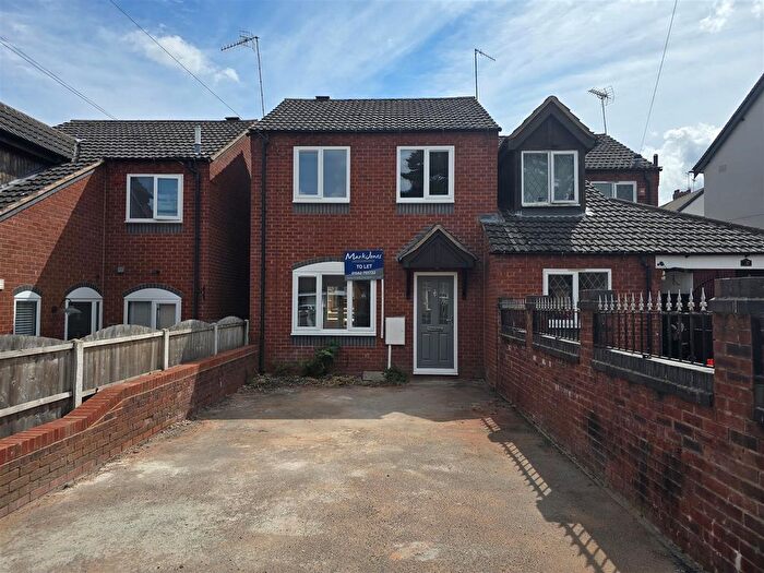 3 Bedroom Semi-Detached House To Rent In Woodward Road, Kidderminster, DY11