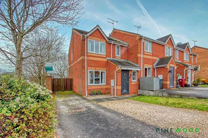 3 Bedroom Town House For Sale In Copenhagen Road, Clay Cross, Chesterfield, Derbyshire, S45