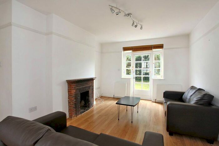 3 Bedroom Property To Rent In Asmuns Hill, Hampstead Garden Suburb, London, NW11