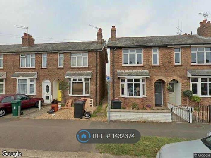 2 Bedroom Semi-Detached House To Rent In Cambrai Avenue, Chichester, PO19