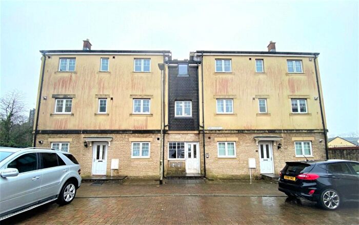 2 Bedroom Apartment For Sale In Bellflower Close, Plymouth, Devon, PL6