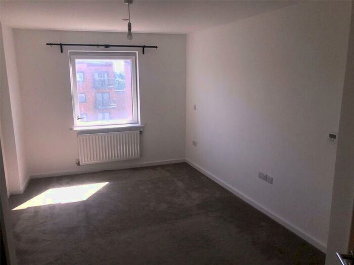 2 Bedroom Flat To Rent In Centenary Plaza, Southampton, SO19
