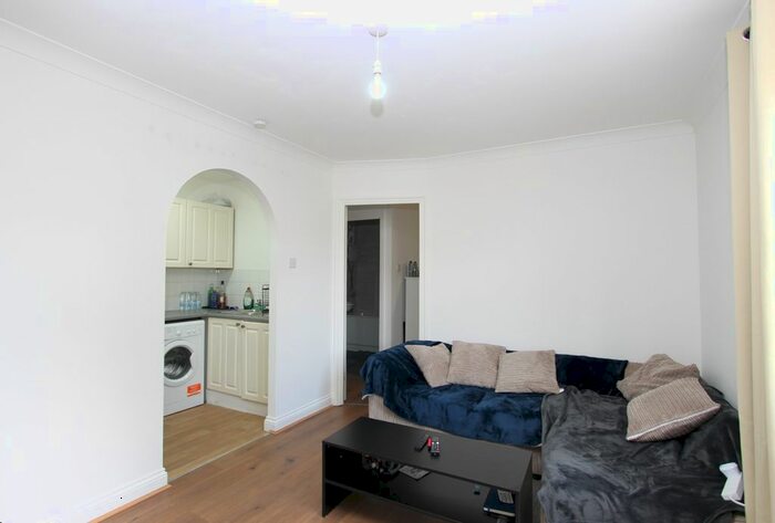 1 Bedroom Flat To Rent In Hickory Close, London, N9