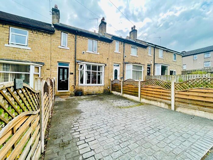 3 Bedroom Terraced House For Sale In Luton Street, Huddersfield, HD4