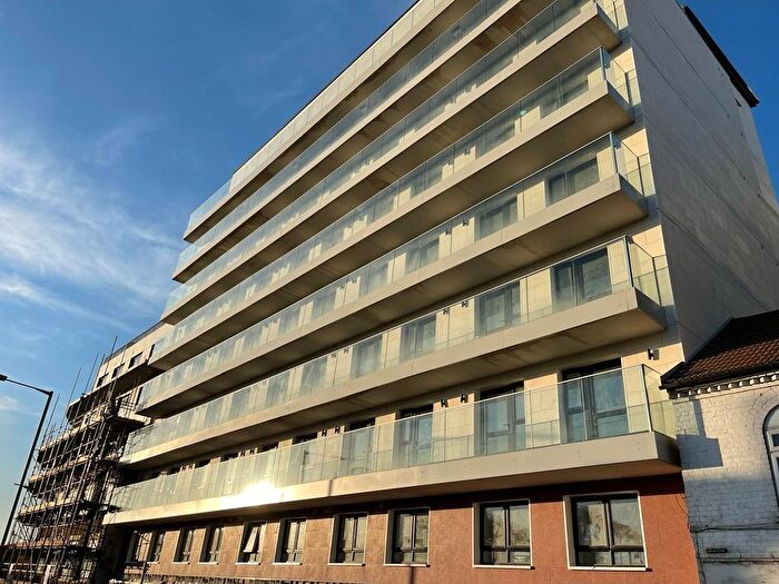 1 Bedroom Apartment To Rent In Midland Apartments, Midland Road, Luton, Bedfordshire, LU2