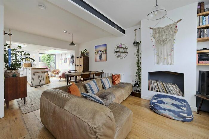 3 Bedroom Property To Rent In Marne Street, London, W10