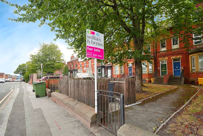 1 Bedroom Flat For Sale In Roundhay Road, Leeds, LS8