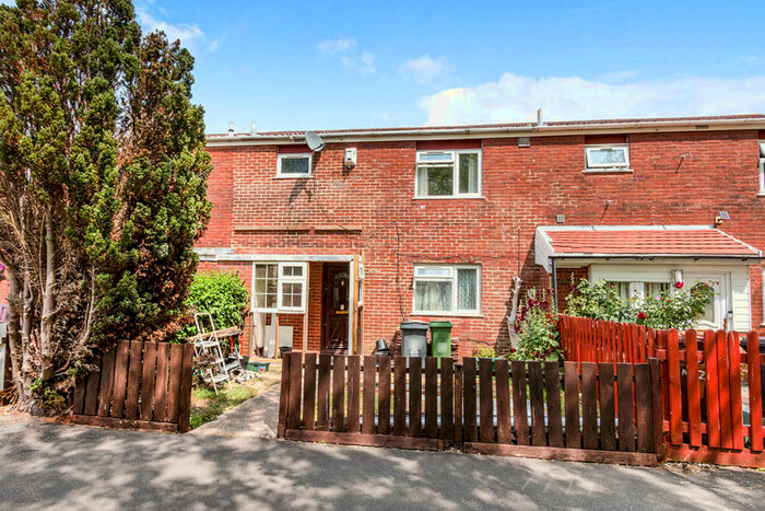 3 Bedroom House To Rent In Mozart Close, Basingstoke, Hampshire, RG22