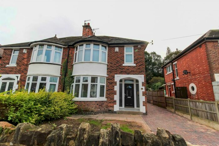 3 Bedroom Semi-Detached House To Rent In Costock Avenue, Nottingham, NG5