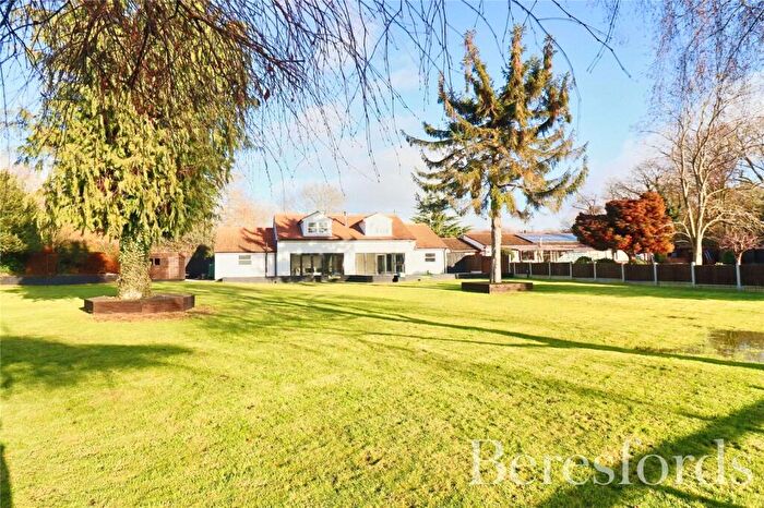 5 Bedroom Detached House To Rent In Roxwell Road, Writtle, CM1