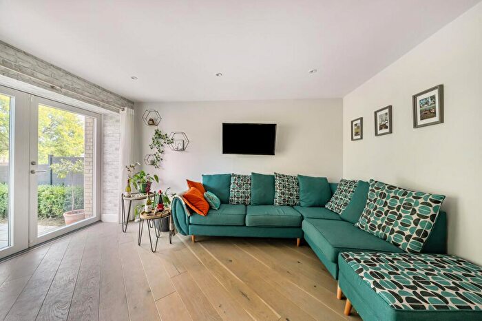1 Bedroom Flat For Sale In Court Lane, Oaks View Court Lane, KT19
