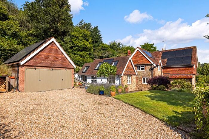 5 Bedroom Detached House For Sale In Ewhurst Road, Peaslake, Guildford, GU5