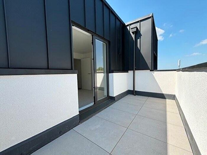 1 Bedroom Flat To Rent In Hillmount Court, St Marys Lane, RM14