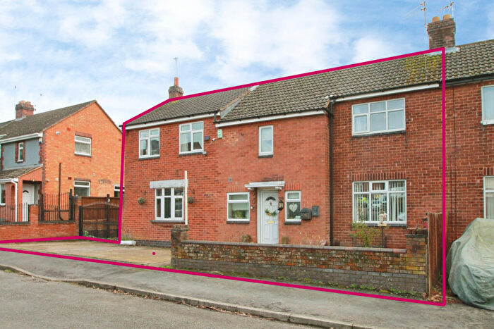 4 Bedroom Semi Detached House For Sale In Dunstall Avenue, Leicester, Leicestershire, LE3