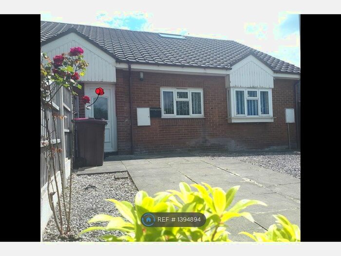 2 Bedroom Bungalow To Rent In Percy Drive, Salford, M5