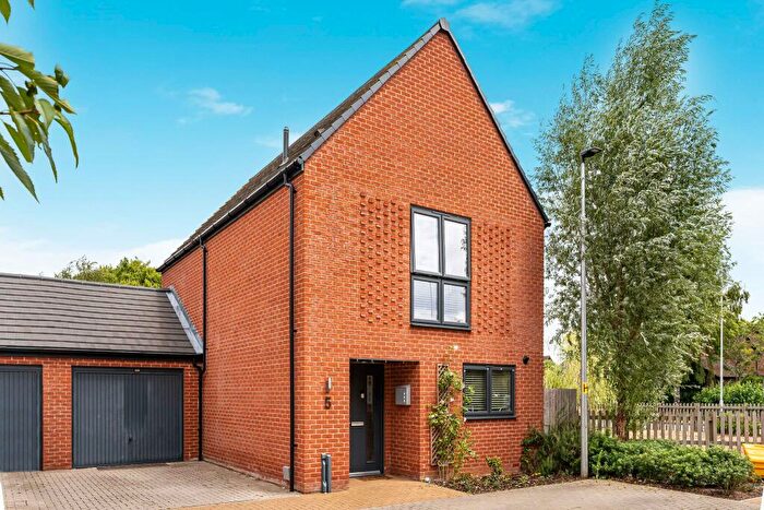 3 Bedroom Detached House For Sale In Landbeach, Welwyn Garden City, AL7