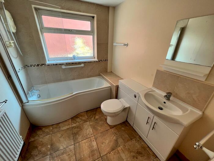 2 Bedroom Detached Bungalow For Sale In Lake Avenue, Loscoe, Heanor, DE75