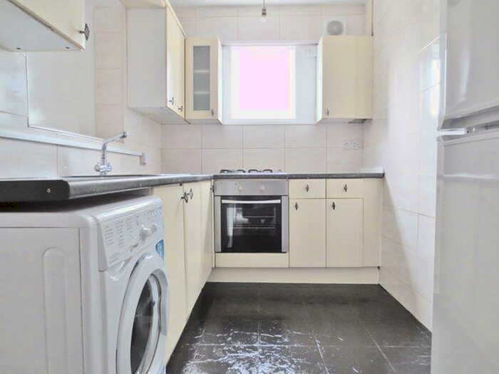 6 Bedroom Semi-Detached House To Rent In Colbourne Avenue, Brighton, BN2