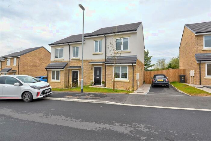 2 Bedroom Semi-Detached House To Rent In Saddlers Way, Keighley, BD21