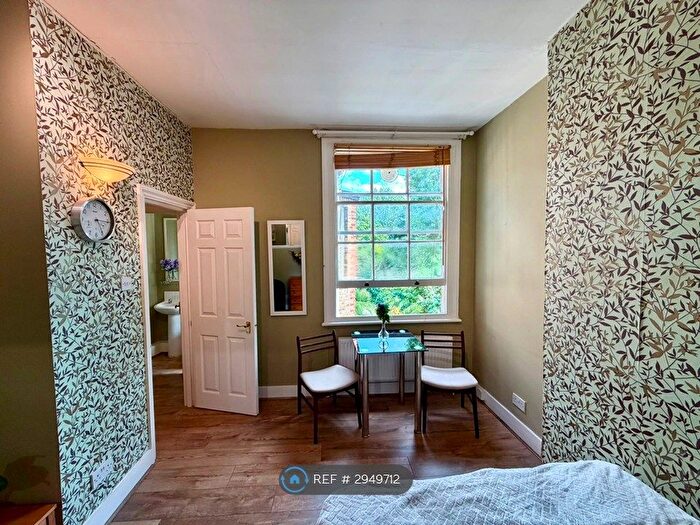 Studio To Rent In London, London, W12