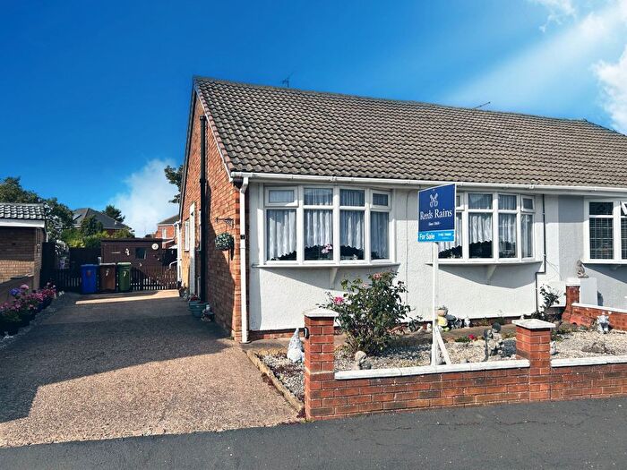 2 Bedroom Bungalow For Sale In Bellcroft Road, Thorngumbald, Hull, East Yorkshire, HU12