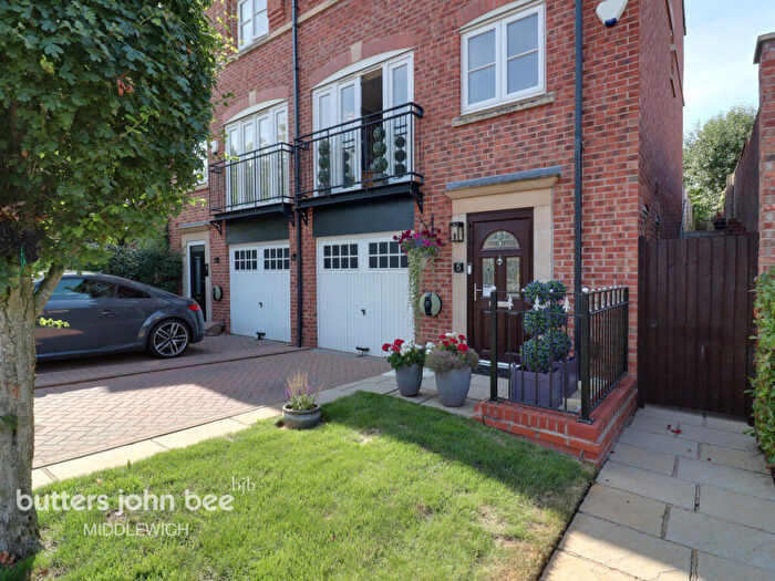 4 Bedroom Town House For Sale In Harbutts View, Middlewich, CW10