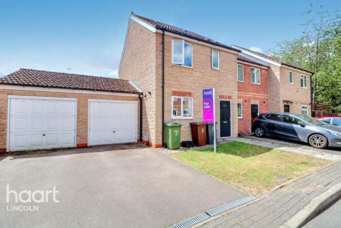3 Bedroom End Of Terrace House For Sale In Ivywood Close, Lincoln, LN6