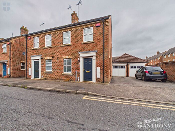 2 Bedroom Semi Detached House For Sale In Great Meadow Way, Aylesbury, HP19