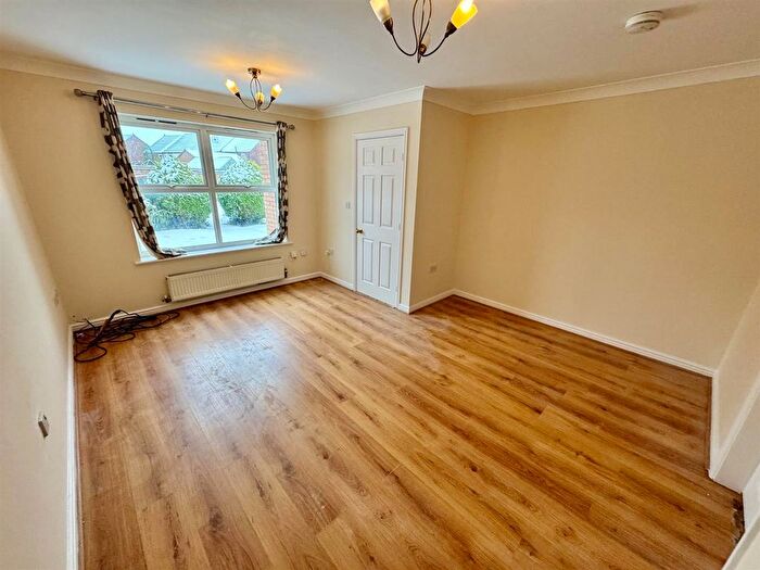 3 Bedroom Semi-Detached House For Sale In Constantine Crescent, Scarborough, YO12