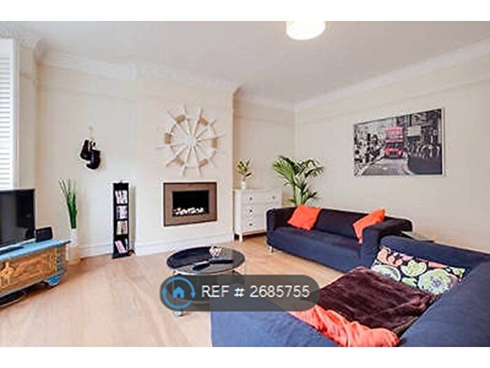 3 Bedroom Semi Detached House To Rent In Cheviot Gardens, London, NW2