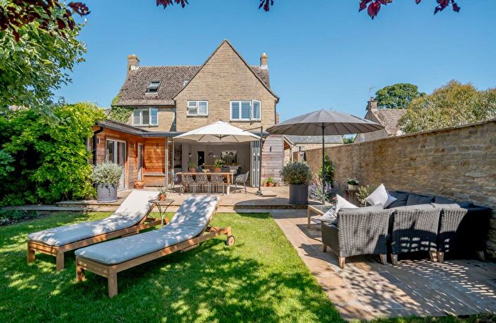 5 Bedroom Detached House For Sale In Duns Tew, Bicester, Oxfordshire, OX25