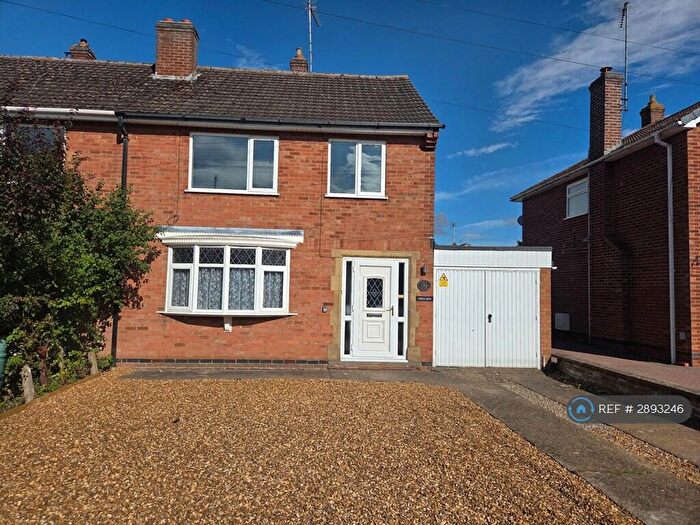3 Bedroom Semi-Detached House To Rent In Lodge Road, Rushden, NN10