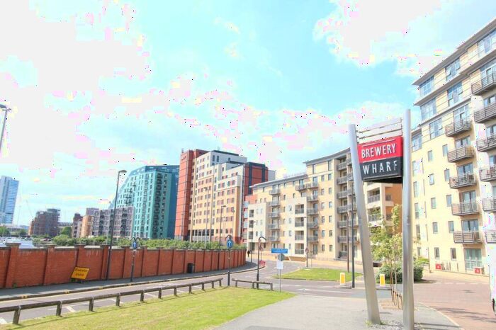 2 Bedroom Flat To Rent In St James Quay, Brewery Wharf, Leeds, LS10