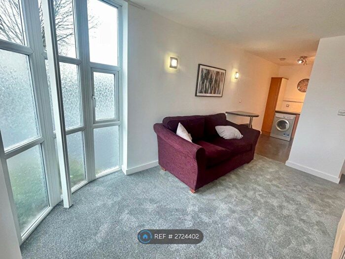 1 Bedroom Flat To Rent In Castle Lane West, Bournemouth, BH8