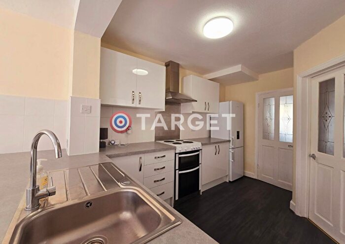 3 Bedroom Terraced House To Rent In Causeyware Road, London, N9