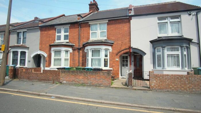 3 Bedroom Terraced House To Rent In Queens Avenue, Watford, WD18
