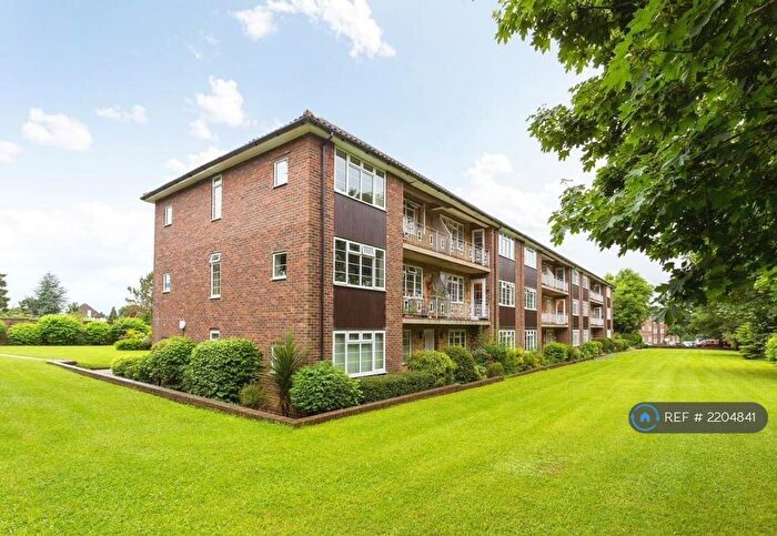 2 Bedroom Flat To Rent In Lancaster Court, Banstead, SM7