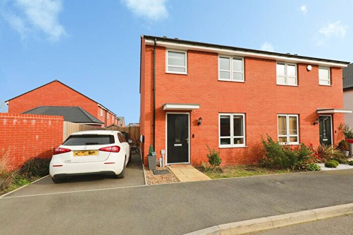 3 Bedroom Semi Detached House For Sale In Simon Mews, Upper Lighthorne, Leamington Spa, CV33