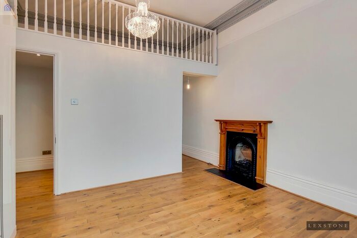 2 Bedroom Flat To Rent In Gwendwr Road, London, W14