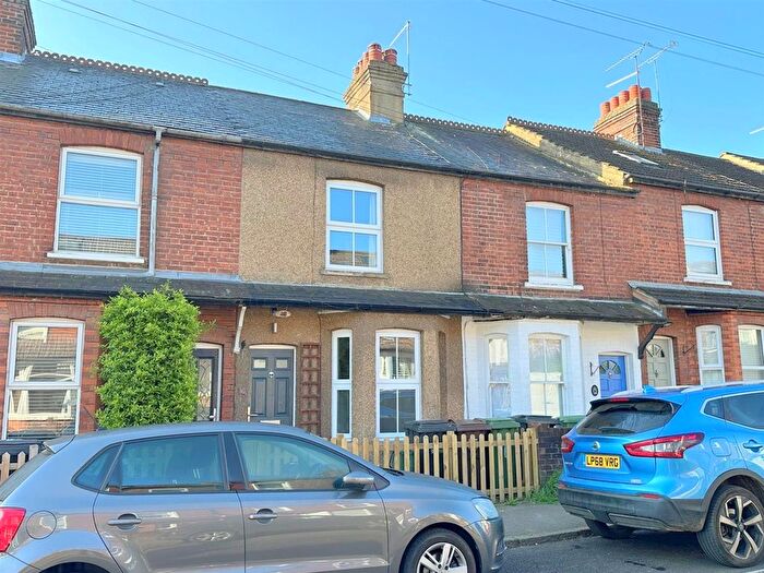 2 Bedroom Terraced House To Rent In Camp View Road, St Albans, AL1